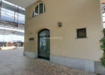 20240528_100952.jpg - Locale Commerciale Vicolo Scuole 1, Saronno - foto 2