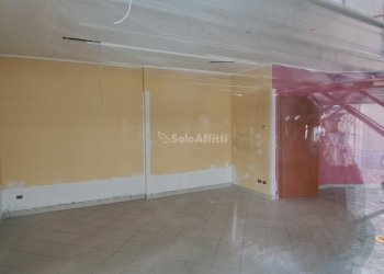 20240528_101026.jpg - Locale Commerciale Vicolo Scuole 1, Saronno - foto 4