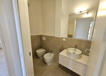 Bagno - Three-room apartment via Piave, 3, Varese - photo 19