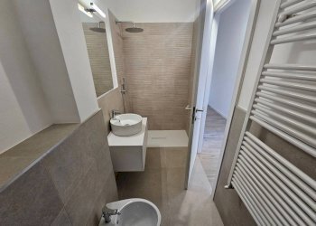 Bagno - Three-room apartment via Piave, 3, Varese - photo 34