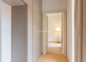 (13) [Casa Menzio UN-2] Corridoio.jpg - Appartamento Via Vittorio Emanuele II 38, Chieri - foto 11