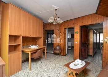 salotto - Quadrilocale via Marconi, 43, Issiglio - foto 1