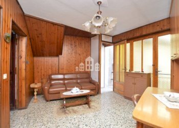 salotto - Quadrilocale via Marconi, 43, Issiglio - foto 2