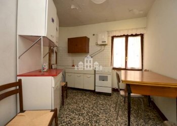 cucina - Quadrilocale via Marconi, 43, Issiglio - foto 7