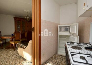 cucina/soggiorno - Quadrilocale via Marconi, 43, Issiglio - foto 4