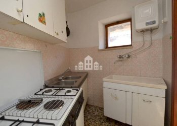 cucina - Quadrilocale via Marconi, 43, Issiglio - foto 5