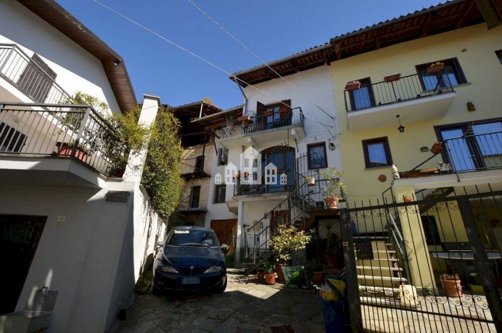 Facciata - Casa indipendente vicolo principe, 4, Val di Chy - foto 1