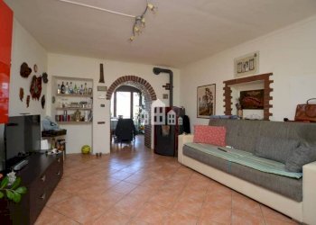 Soggiorno - Casa indipendente vicolo principe, 4, Val di Chy - foto 6
