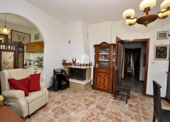 Soggiorno - Casa indipendente Frazione Braida, 25, Canischio - foto 34