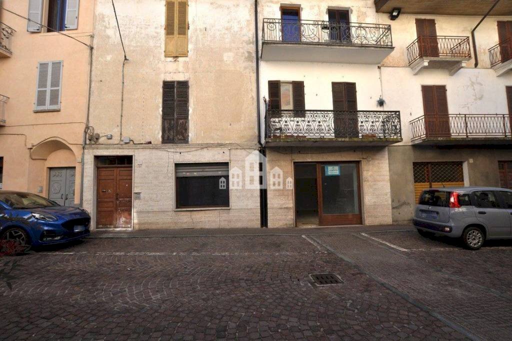 facciata - Negozio via Dante Alighieri, 17, San Giorgio Canavese - foto 2