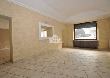 Stanza non arredata - Negozio via Dante Alighieri, 17, San Giorgio Canavese - foto 8