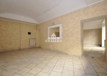 Stanza non arredata - Negozio via Dante Alighieri, 17, San Giorgio Canavese - foto 10