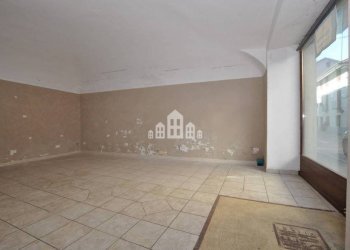 Stanza non arredata - Negozio via Dante Alighieri, 17, San Giorgio Canavese - foto 11