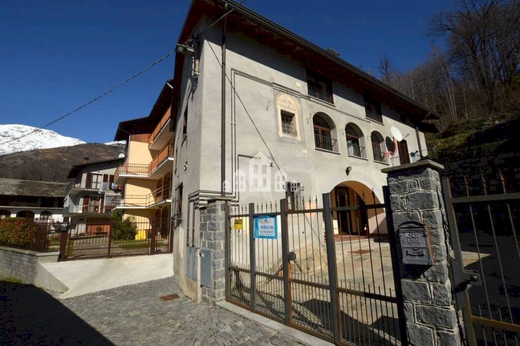 Facciata - Trilocale via Bora, 12, Brosso - foto 1