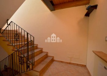 Vano scala - Three-room apartment via Bora, 12, Brosso - photo 18