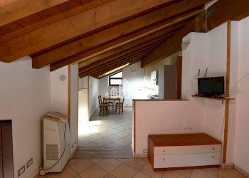 Soggiorno - Four-room apartment via Bora, 12, Brosso - photo 3