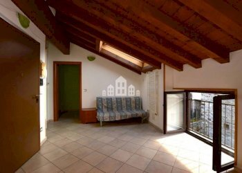 Soggiorno - Four-room apartment via Bora, 12, Brosso - photo 7