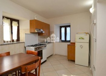 Cucina - Bilocale via Bora, 12, Brosso - foto 3