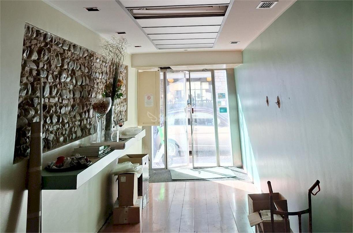 LOCALE - Locale Commerciale Via Aurelio Saffi, Rimini - foto 1