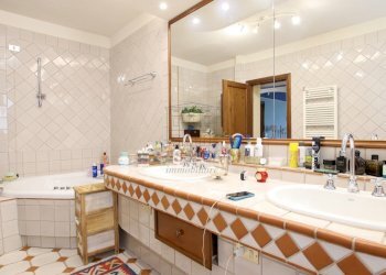 vendesi casa colonica ristrutturata con piscina lu - Casale Via Pieroni, Lucca - foto 24