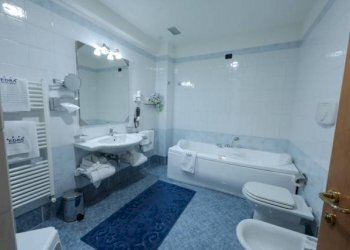 Bagno - Hotel via Cassino, Roma - foto 14