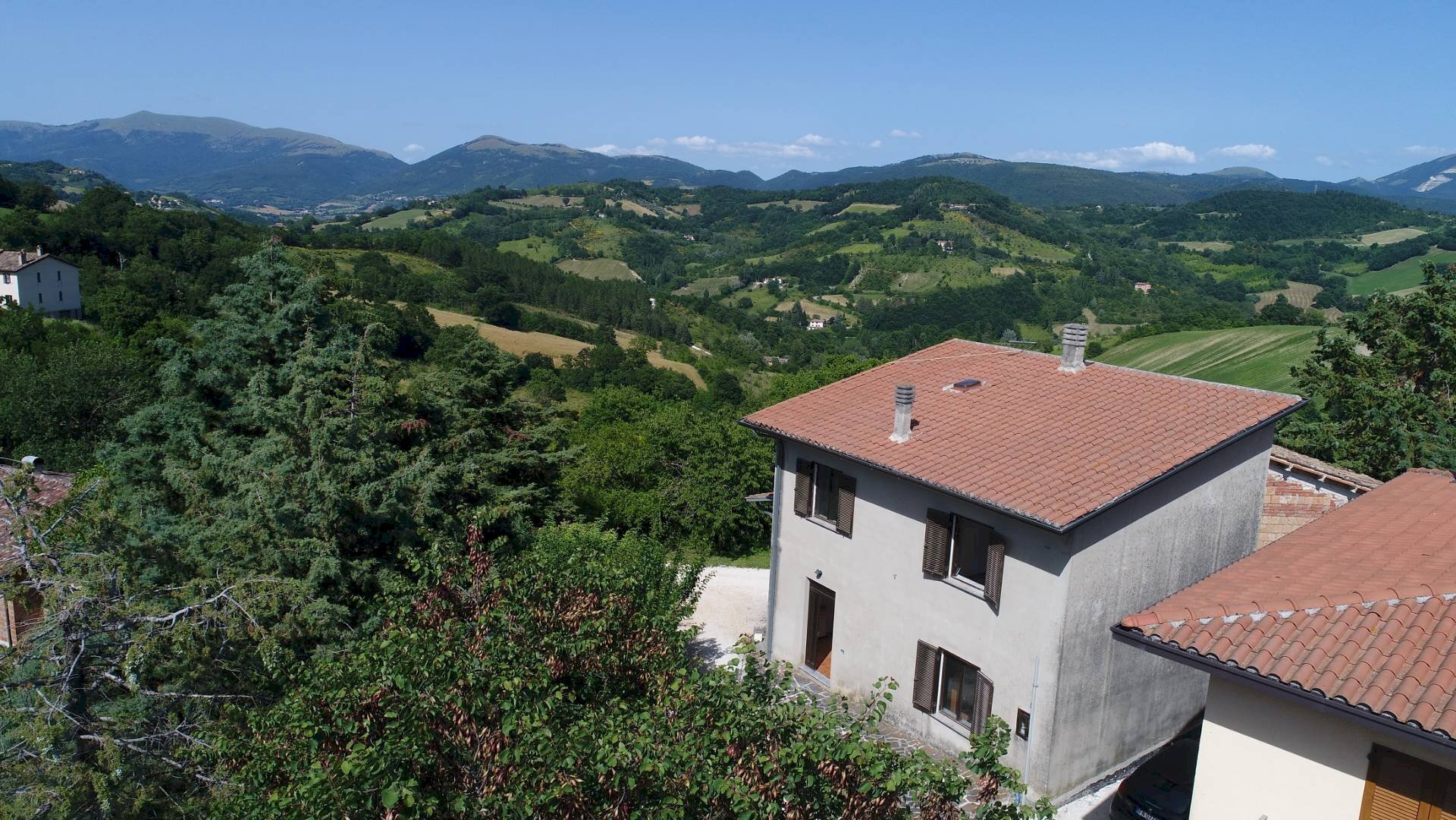 Villa Nocera Umbra-Castrucciano, Nocera Umbra - photo 1