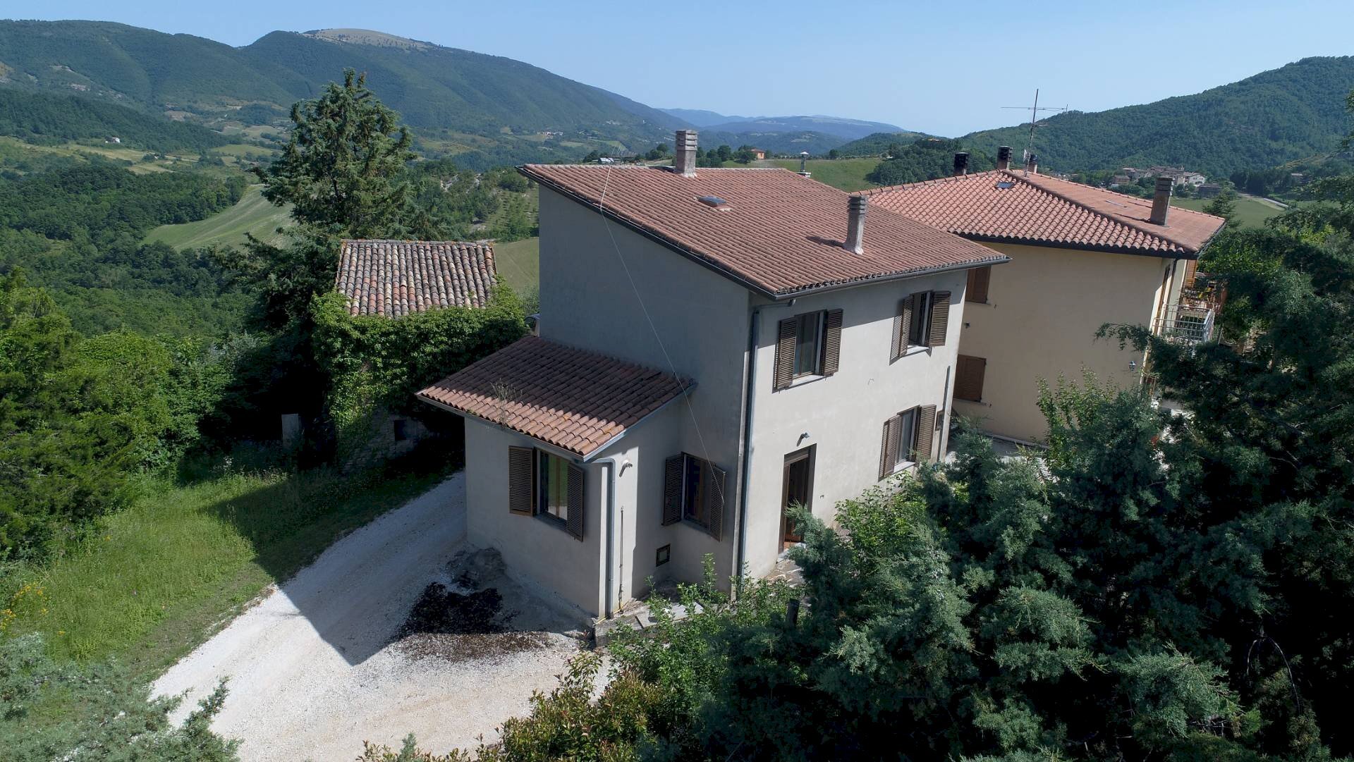 Villa Nocera Umbra-Castrucciano, Nocera Umbra - photo 2