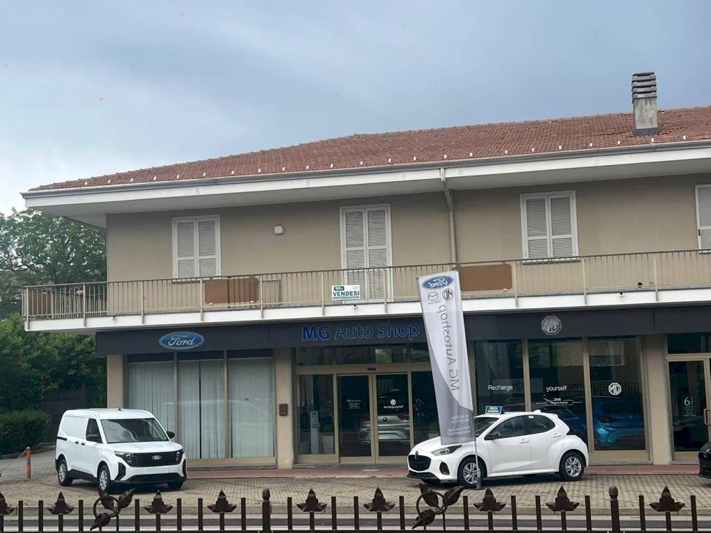 Negozio via Novara, 89, Borgomanero - foto 1