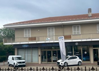 Negozio via Novara, 89, Borgomanero - foto 1