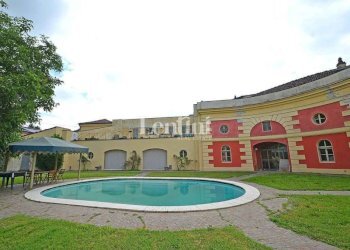Piscina - Villa via Camillo Benso di Cavour, 45, Terruggia - foto 3