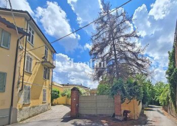 Facciata - Villa via Camillo Benso di Cavour, 45, Terruggia - foto 5