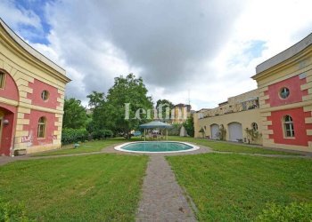 Piscina - Villa via Camillo Benso di Cavour, 45, Terruggia - foto 17