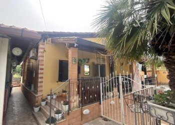 Facciata - Villa via Capri, Carini - foto 14