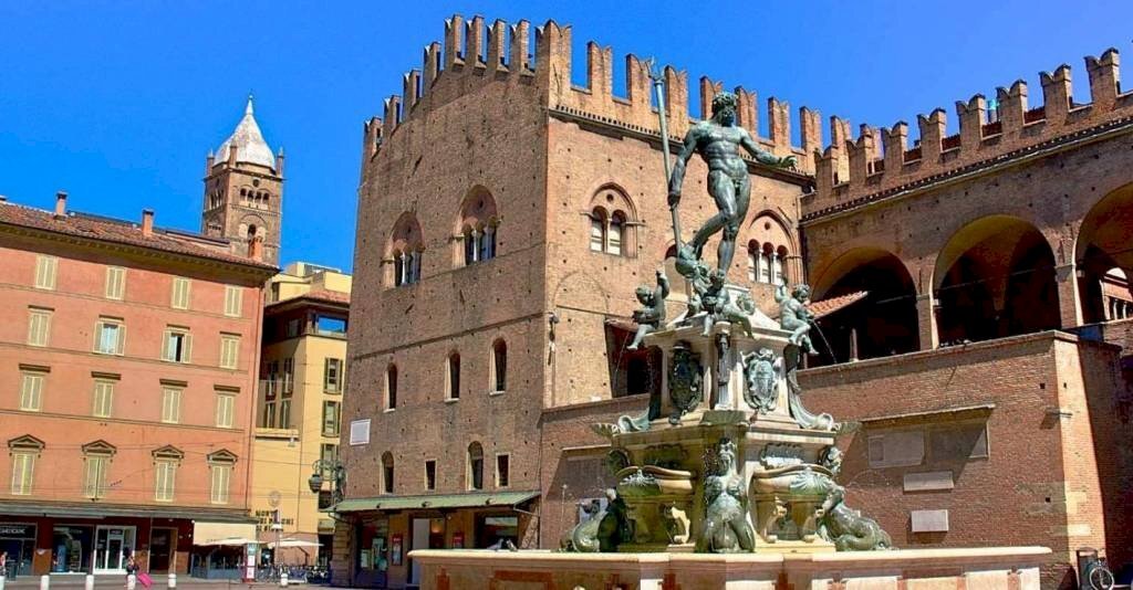 Zona - Warehouse galleria Camillo Benso di Cavour, 7, Bologna (neighborhood Centro Storico) - photo 1