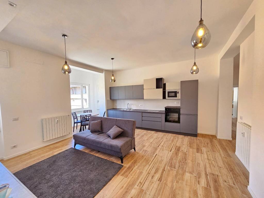 living - Appartamento via Giovanni Bagaini, 6, Varese - foto 1