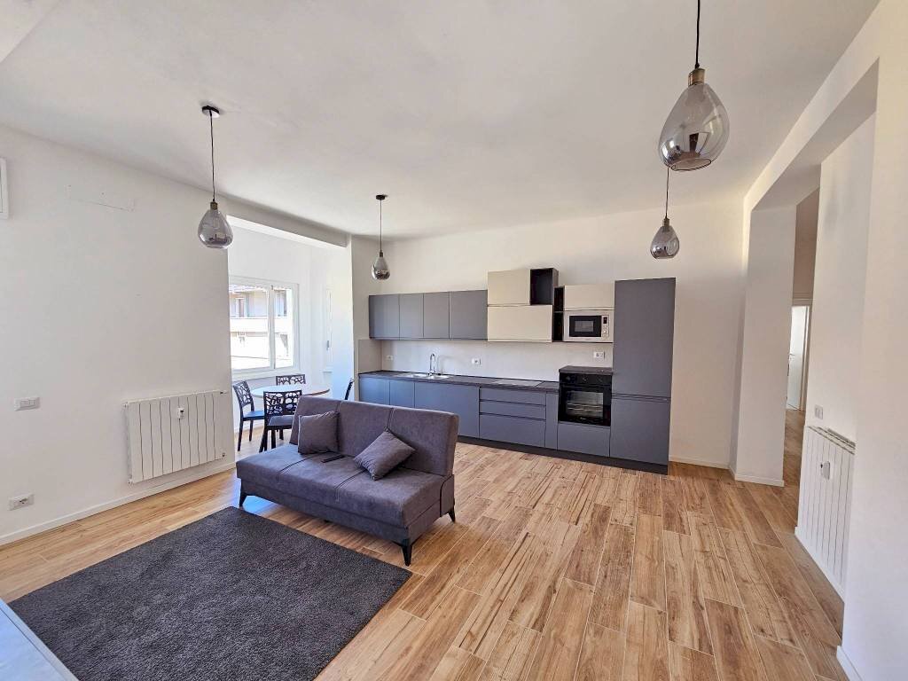 living - Appartamento via Giovanni Bagaini, 6, Varese - foto 3