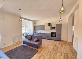 living - Appartamento via Giovanni Bagaini, 6, Varese - foto 1