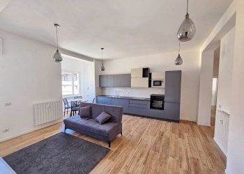 living - Appartamento via Giovanni Bagaini, 6, Varese - foto 3