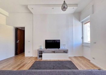 living - Appartamento via Giovanni Bagaini, 6, Varese - foto 5