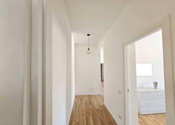 corridoio - Appartamento via Giovanni Bagaini, 6, Varese - foto 11