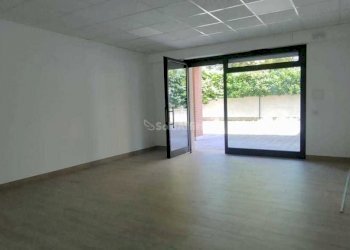 WhatsApp Image 2024-06-03 at 17.13.19 (1).jpeg - Locale Commerciale Largo Alfonso Favino 41, Roma - foto 4