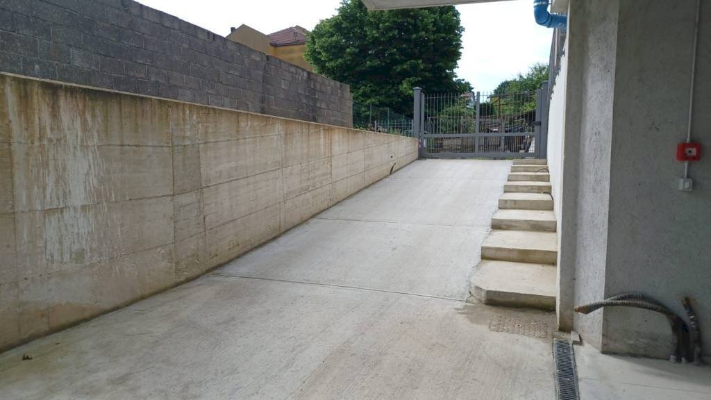 rampa di accesso - Box Caselette - photo 2