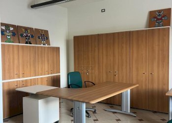 FONDO USO UFFICIO IN CONTESTO DIREZIONALE DI PREGI - Ufficio Via Carlo del Prete, Lucca - foto 2