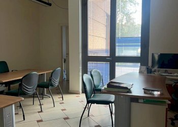 FONDO USO UFFICIO IN CONTESTO DIREZIONALE DI PREGI - Ufficio Via Carlo del Prete, Lucca - foto 3