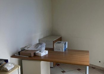 FONDO USO UFFICIO IN CONTESTO DIREZIONALE DI PREGI - Ufficio Via Carlo del Prete, Lucca - foto 4