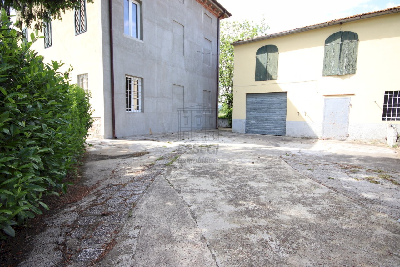 Villa Liberty ristrutturata in vendita a Capannori - Villa Via della Repubblica, Capannori - photo 2