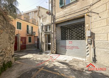 3.2 ingresso.jpg - Box VICO CHIUSO PRIANO 7R, Genova - foto 12