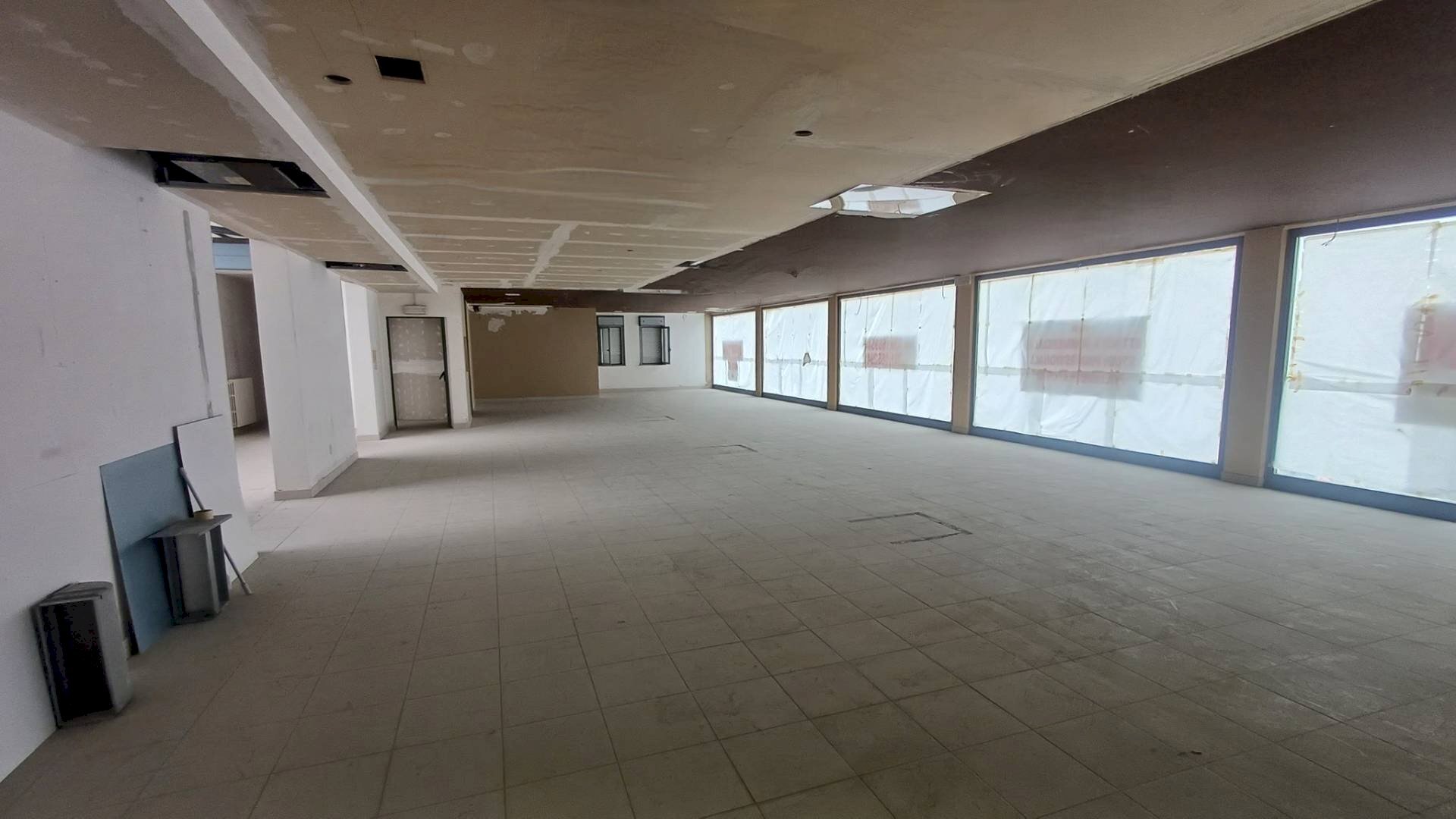 Commercial Premises Via Galileo Galilei, Giulianova - photo 1