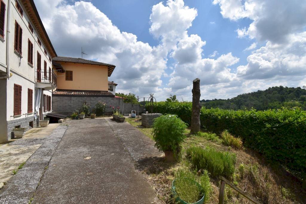 Giardino - Rustico via Collina Forni, Montaldo Scarampi - foto 3