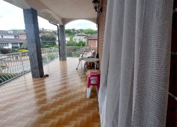 Balcone - Appartamento via Noiso, Montegrosso d'Asti - foto 3